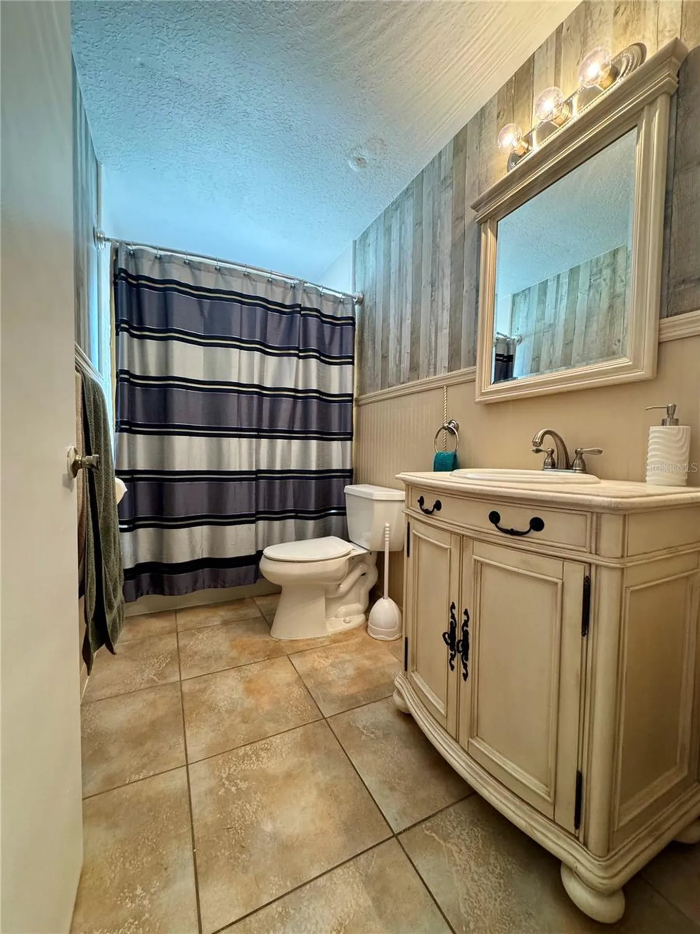 2904 Nipawin Court Orlando FL 32837