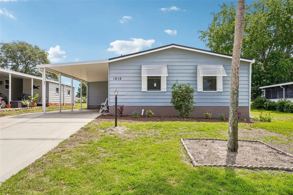 1616 W Schwartz Boulevard The Villages FL 32159