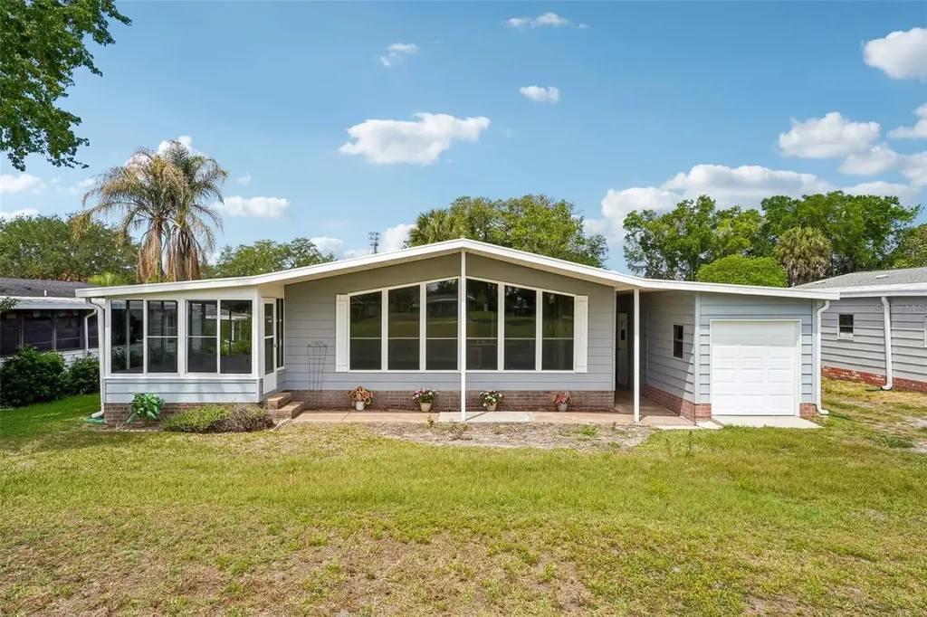 1616 W Schwartz Boulevard The Villages FL 32159