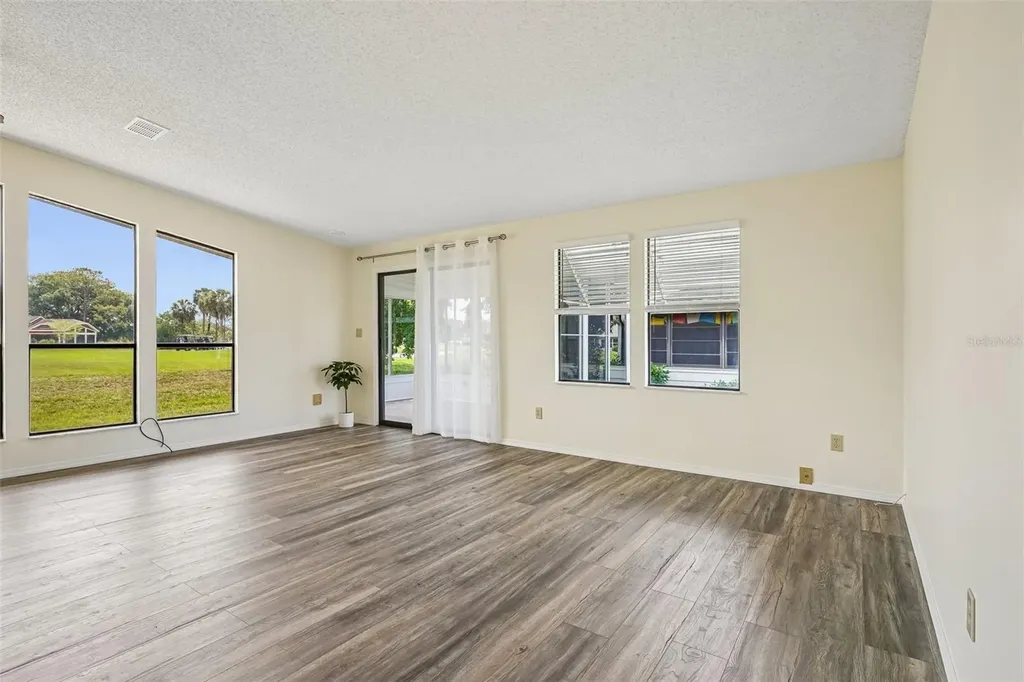 1616 W Schwartz Boulevard The Villages FL 32159