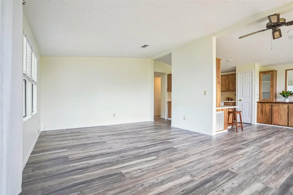 1616 W Schwartz Boulevard The Villages FL 32159