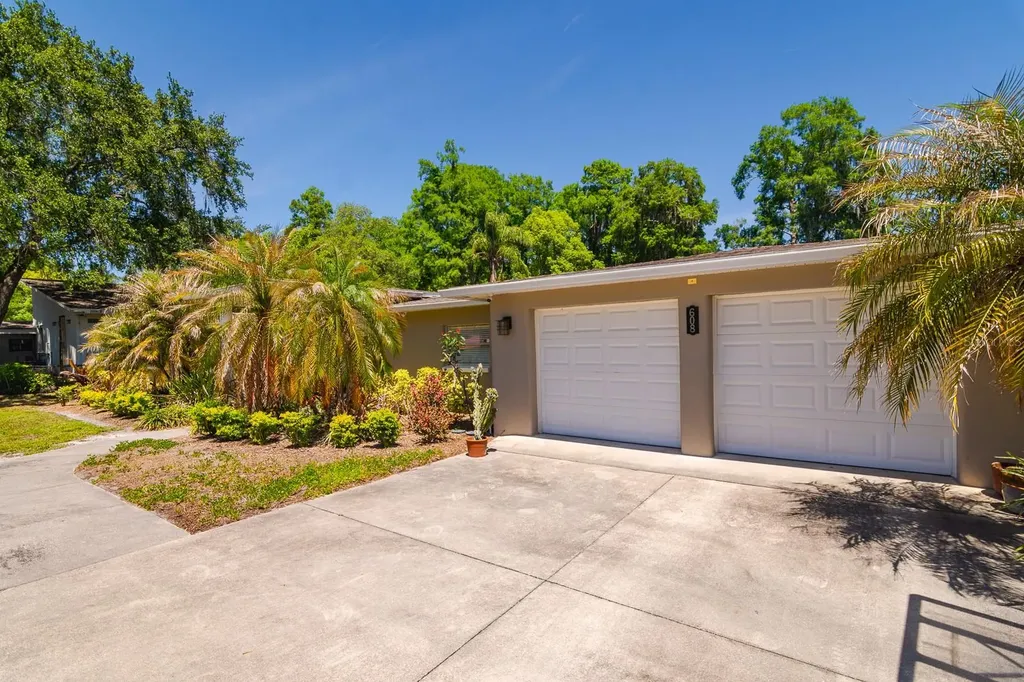 608 Vanderbaker Road Temple Terrace FL 33617