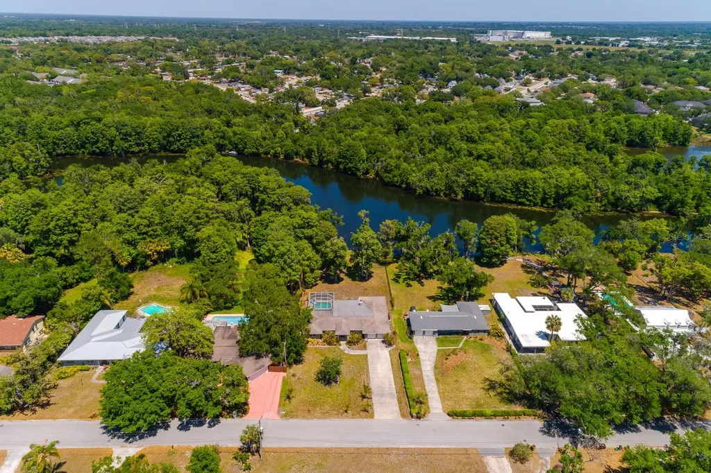 608 Vanderbaker Road Temple Terrace FL 33617