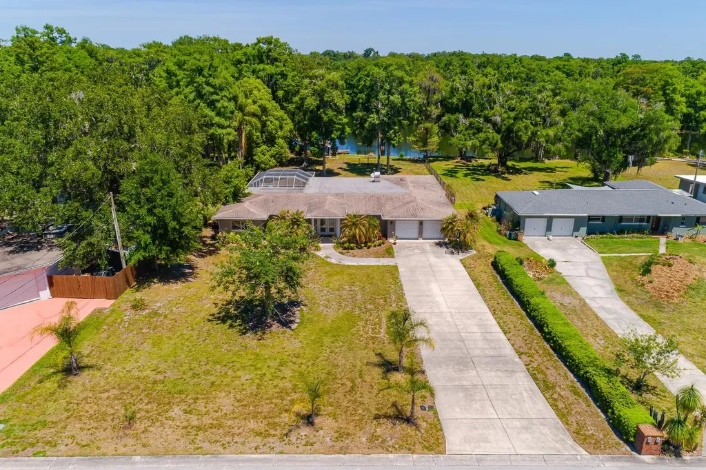 608 Vanderbaker Road Temple Terrace FL 33617