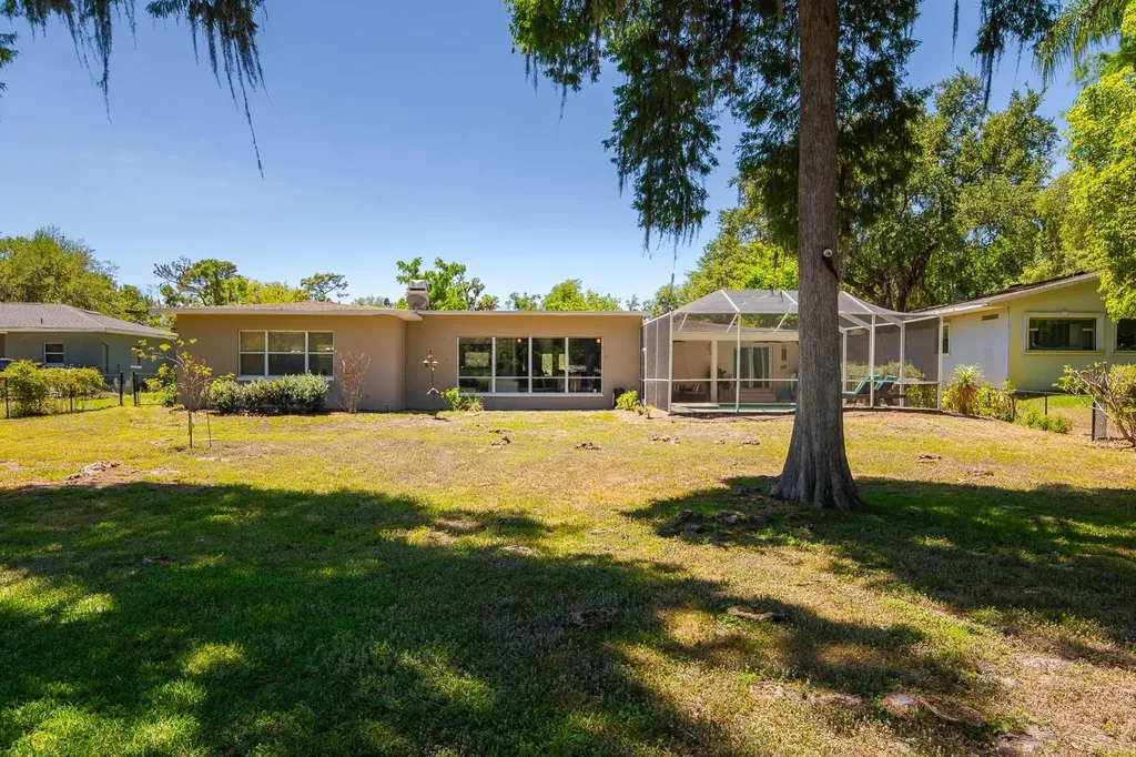 608 Vanderbaker Road Temple Terrace FL 33617