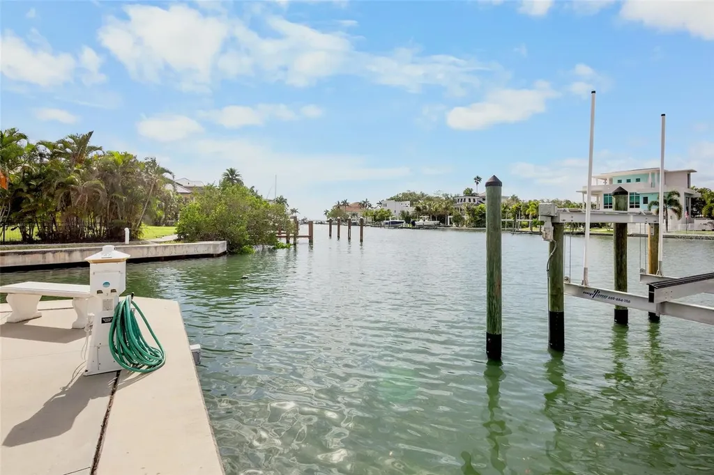 1709 N Tamiami Trail Sarasota FL 34234