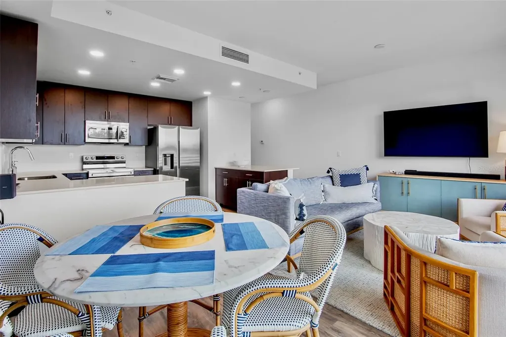 1709 N Tamiami Trail Sarasota FL 34234