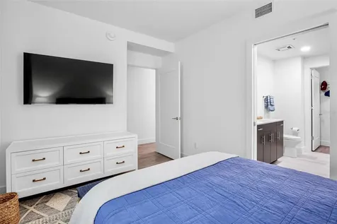 1709 N Tamiami Trail Sarasota FL 34234