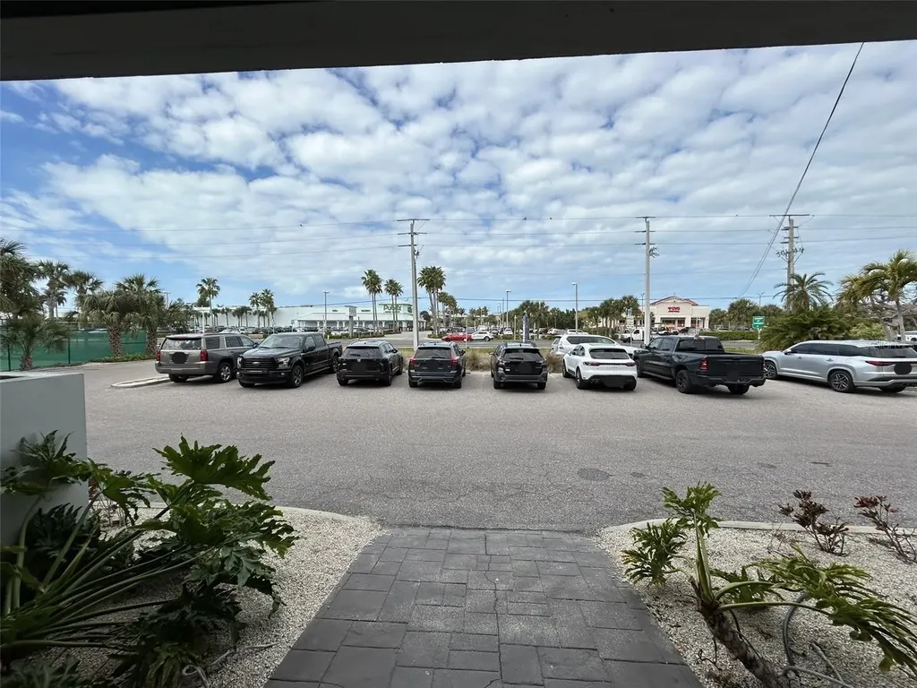 3909 E Bay Drive Holmes Beach FL 34217