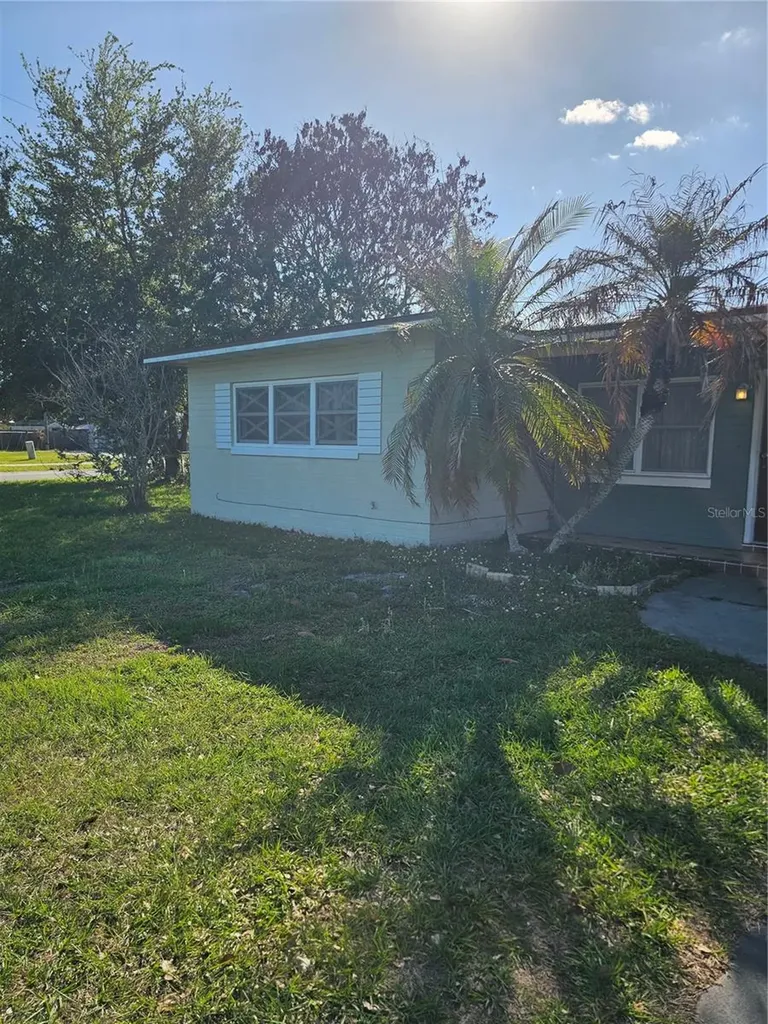1002 George Street Kissimmee FL 34741
