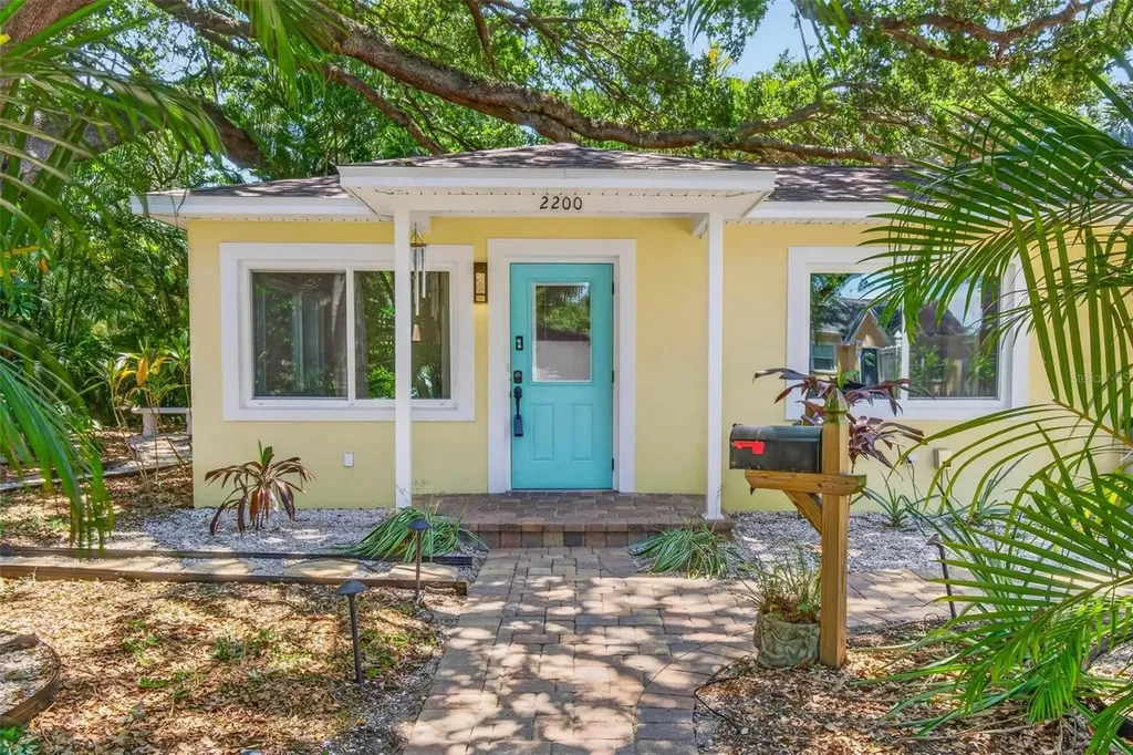 2200 8th Avenue N St Petersburg FL 33713