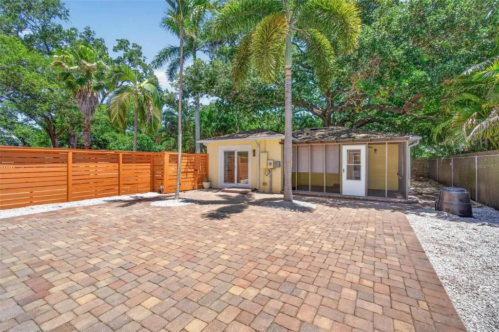 2200 8th Avenue N St Petersburg FL 33713