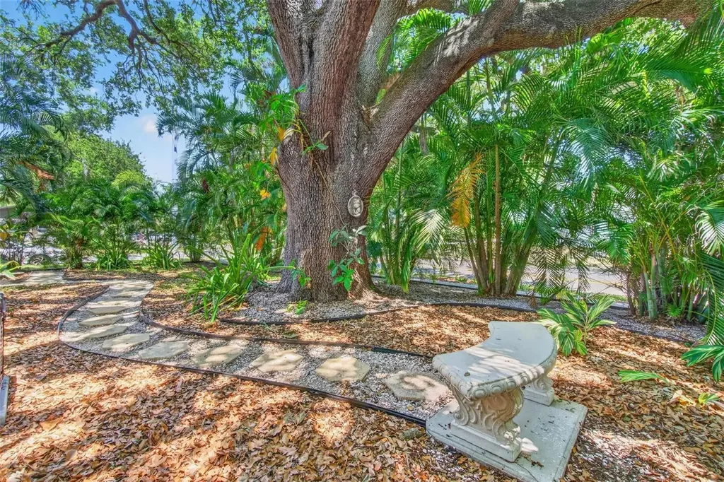 2200 8th Avenue N St Petersburg FL 33713