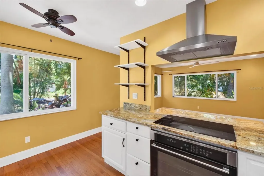 2200 8th Avenue N St Petersburg FL 33713