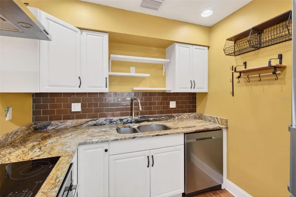 2200 8th Avenue N St Petersburg FL 33713