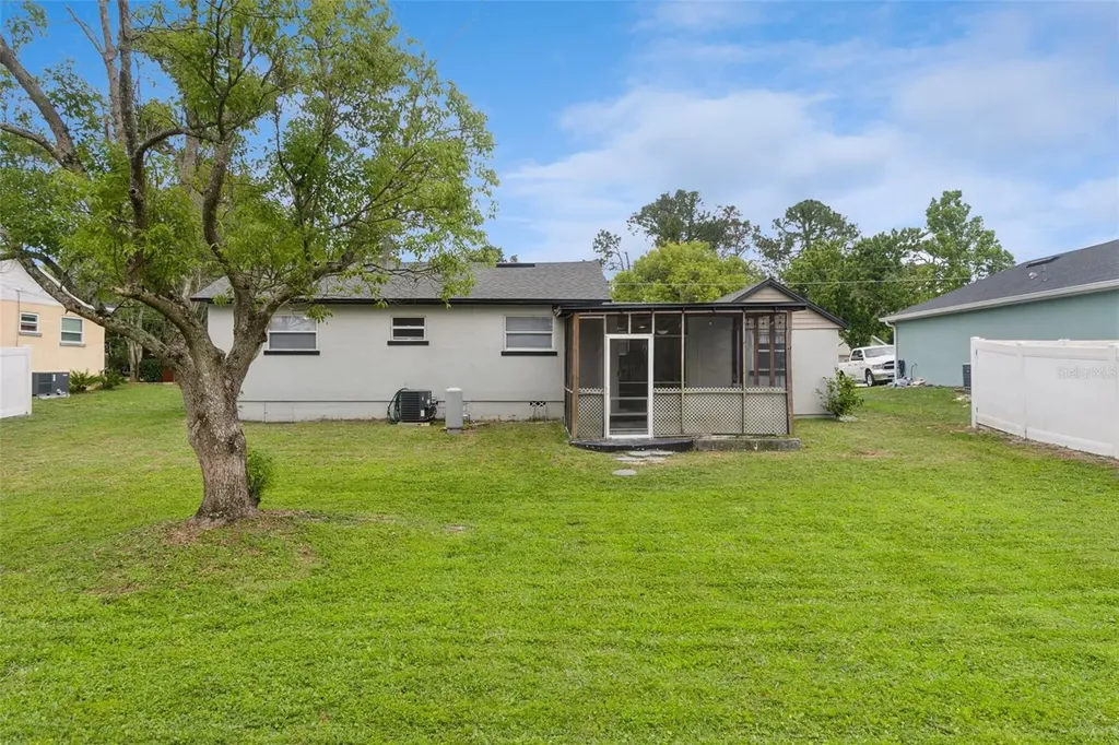 114 Angeles Road Debary FL 32713