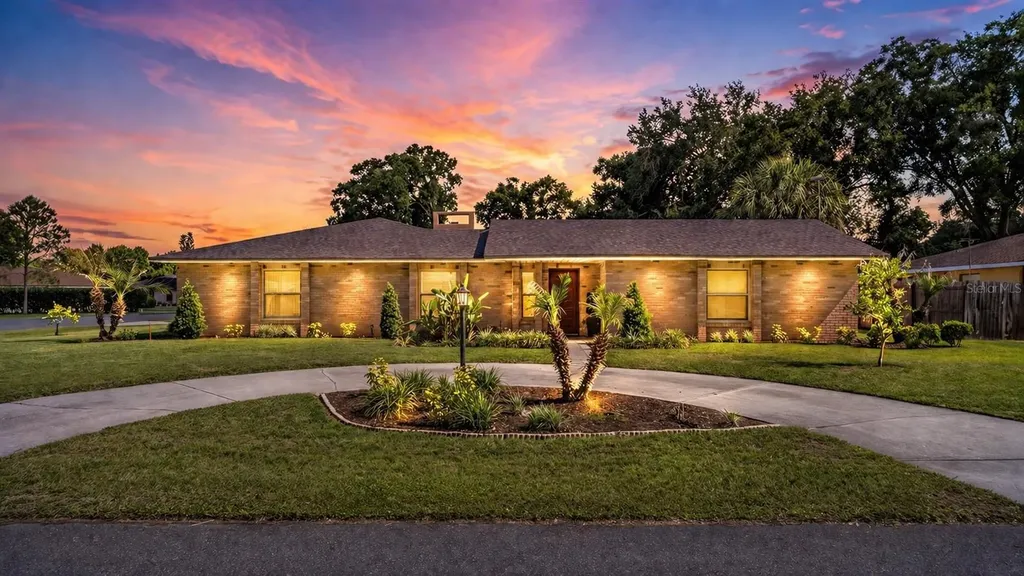 906 Crestview Drive Auburndale FL 33823