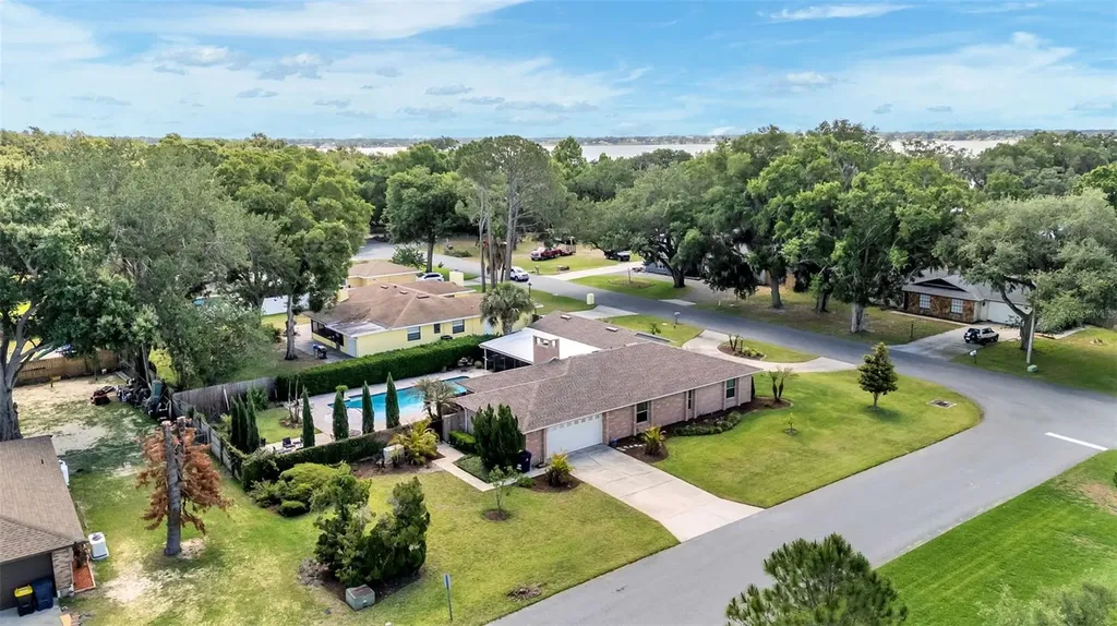 906 Crestview Drive Auburndale FL 33823