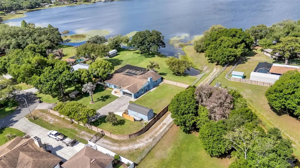 906 Crestview Drive Auburndale FL 33823