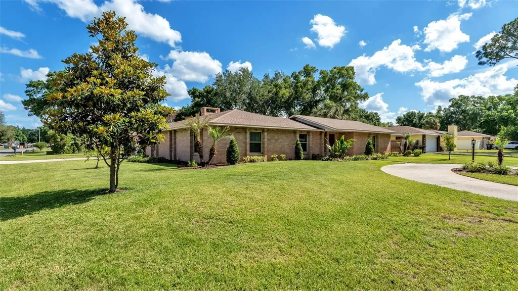 906 Crestview Drive Auburndale FL 33823