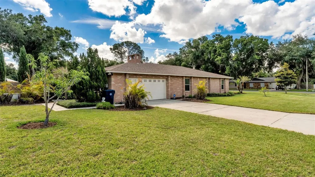 906 Crestview Drive Auburndale FL 33823