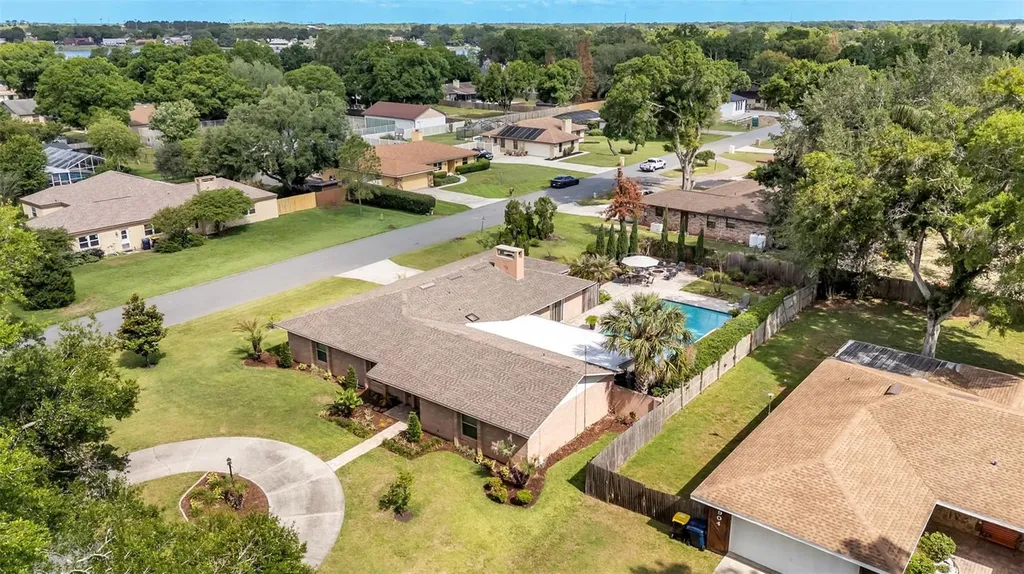 906 Crestview Drive Auburndale FL 33823