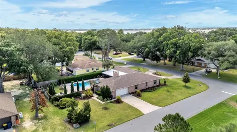 906 Crestview Drive Auburndale FL 33823