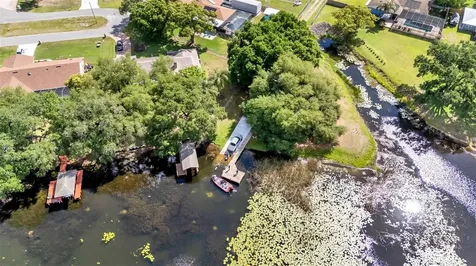 906 Crestview Drive Auburndale FL 33823