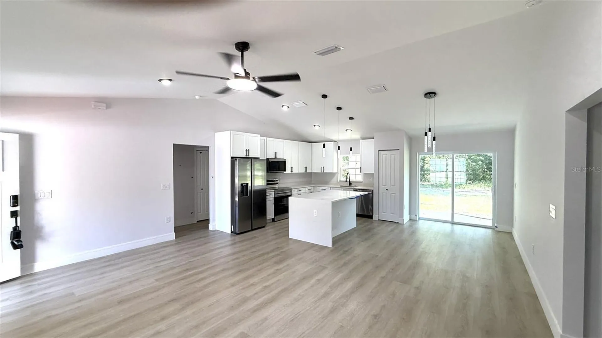 102 Malauka Trail Ocklawaha FL 32179