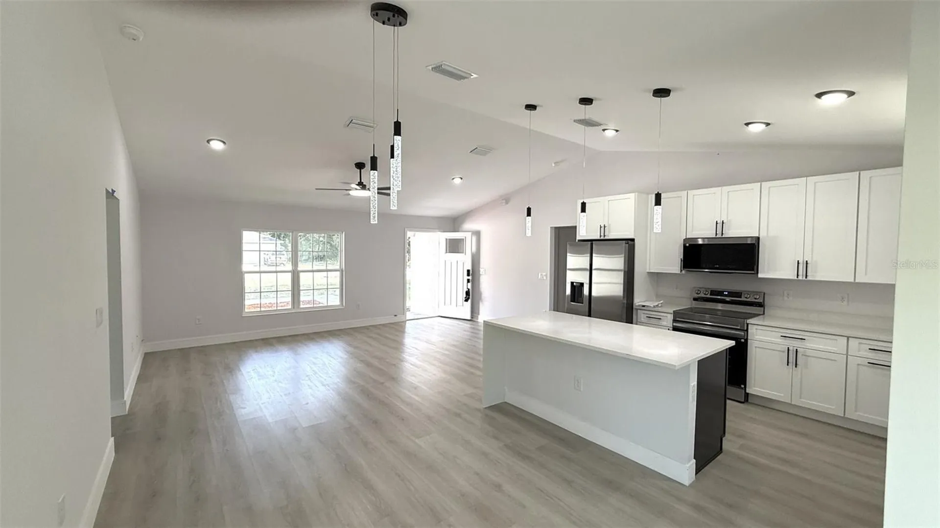 102 Malauka Trail Ocklawaha FL 32179