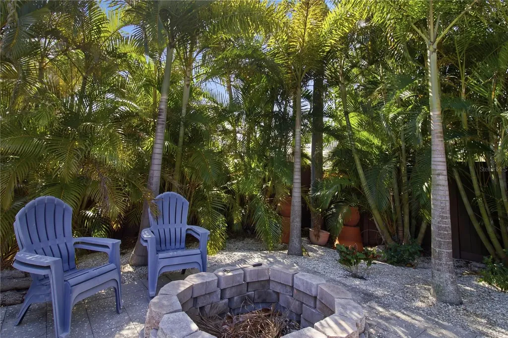 1912 Riverside Drive E Bradenton FL 34208