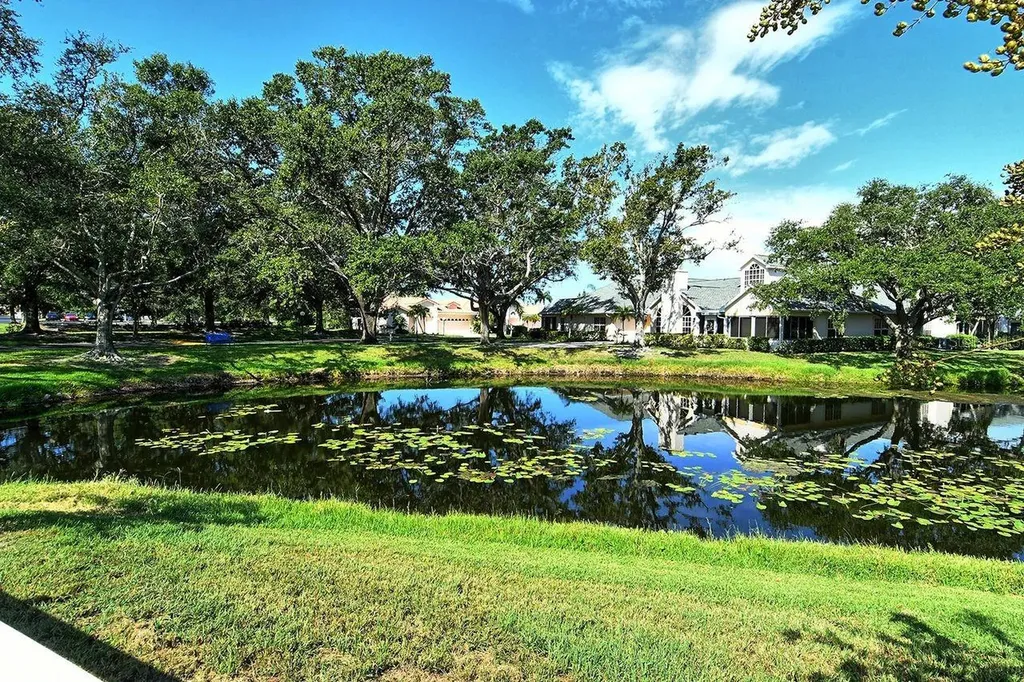 4507 Whirlaway Drive Sarasota FL 34233