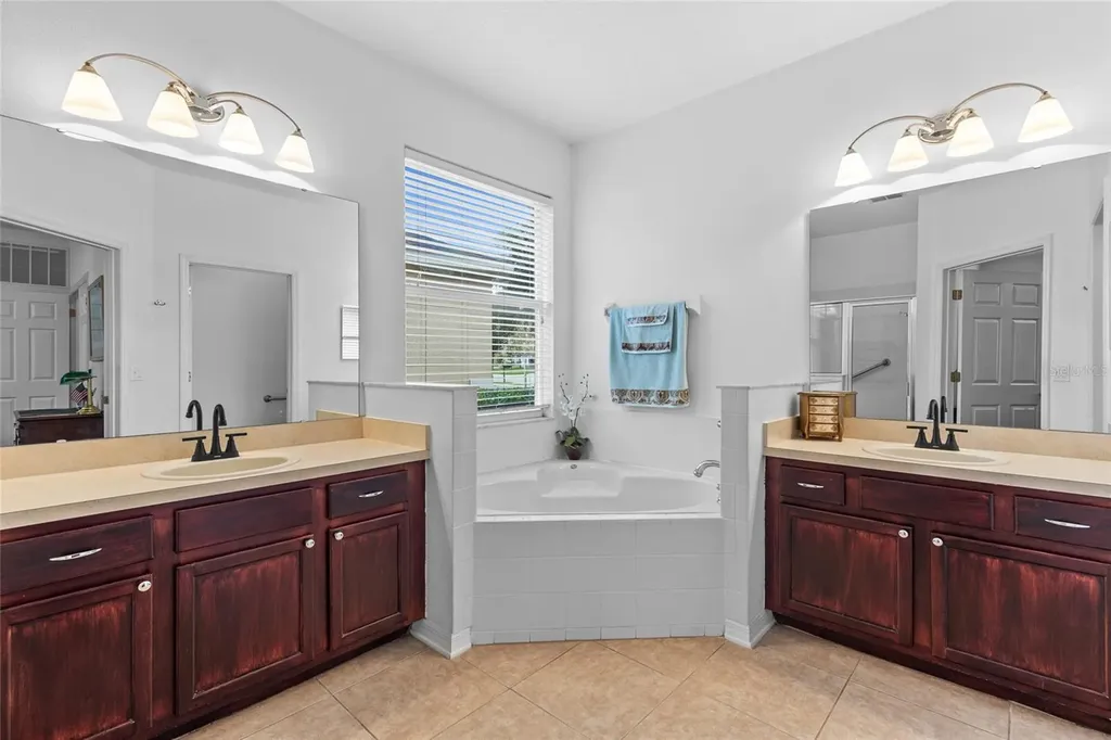 2190 Laurel Blossom Circle Ocoee FL 34761