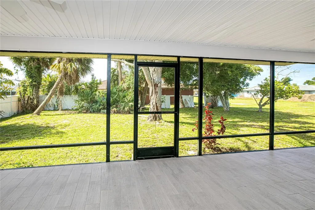 22457 Oceanside Avenue Port Charlotte FL 33952