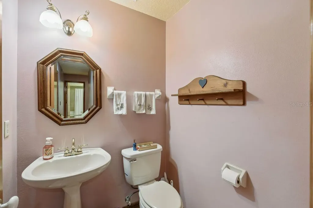 908 Almond Tree Circle Orlando FL 32835