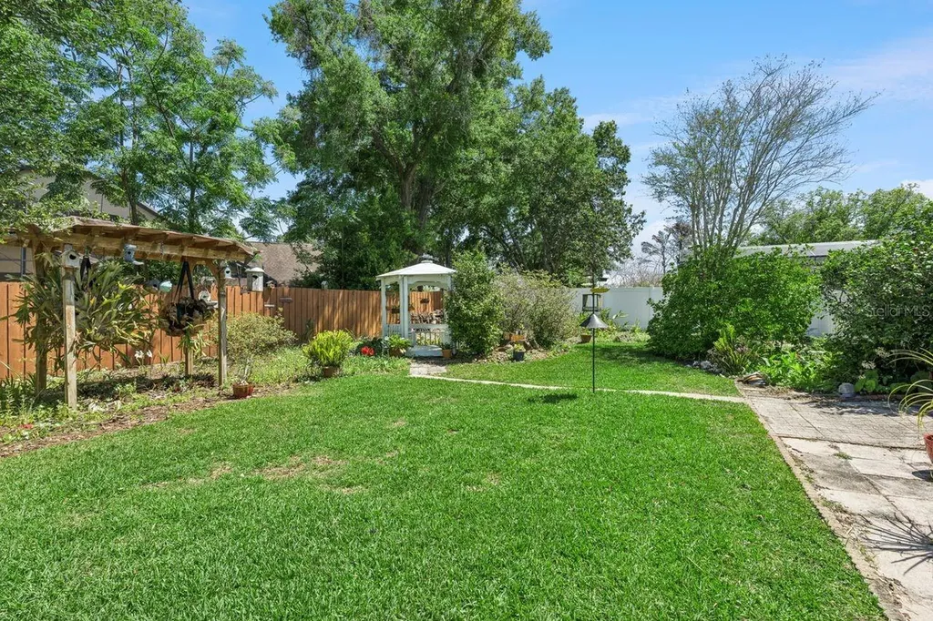 908 Almond Tree Circle Orlando FL 32835
