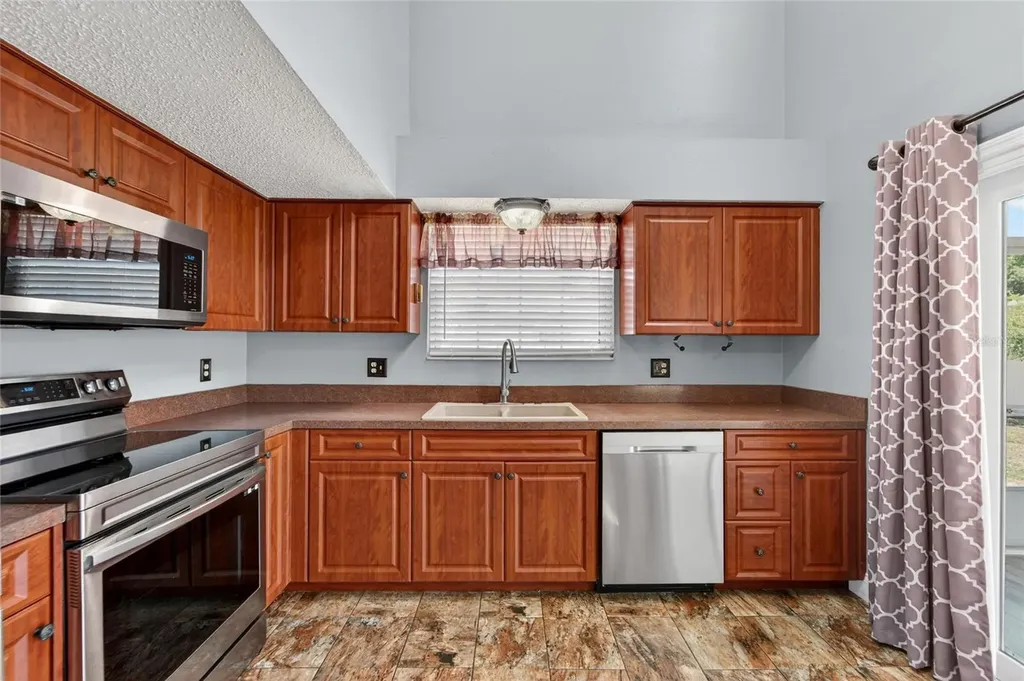 601 Weathervane Court Brandon FL 33511