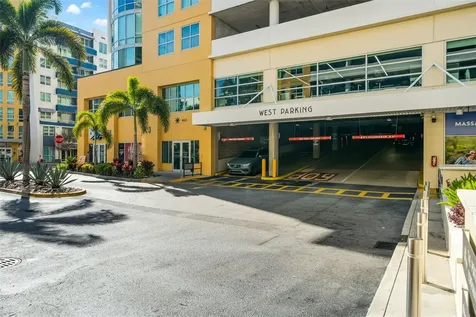1208 E Kennedy Boulevard Tampa FL 33602