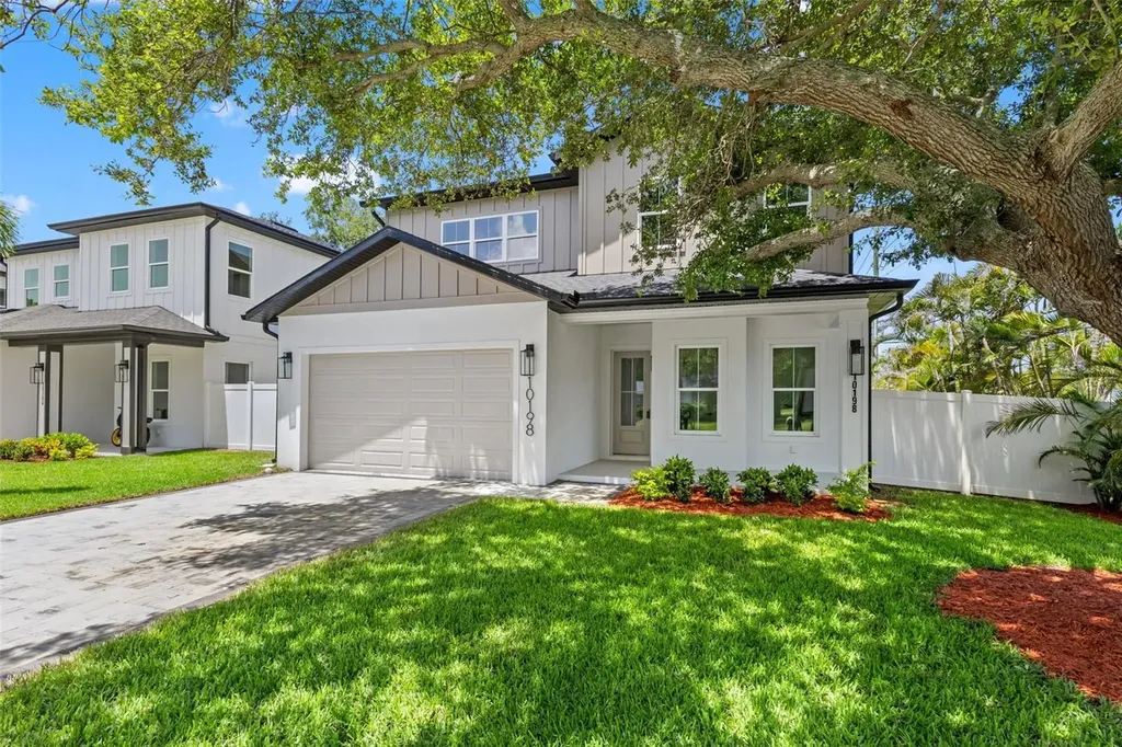 10198 Hodson Place Seminole FL 33776