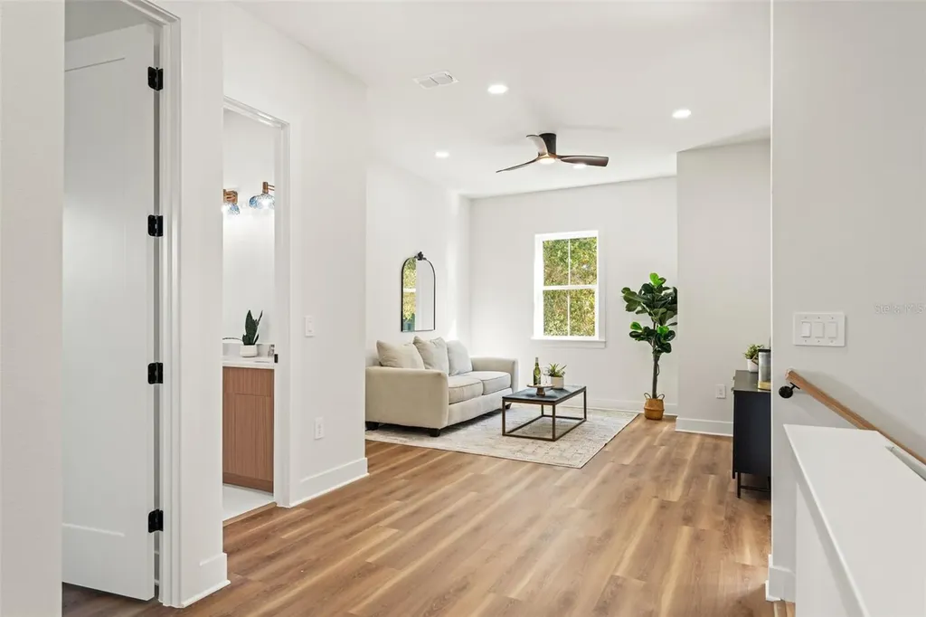 10198 Hodson Place Seminole FL 33776