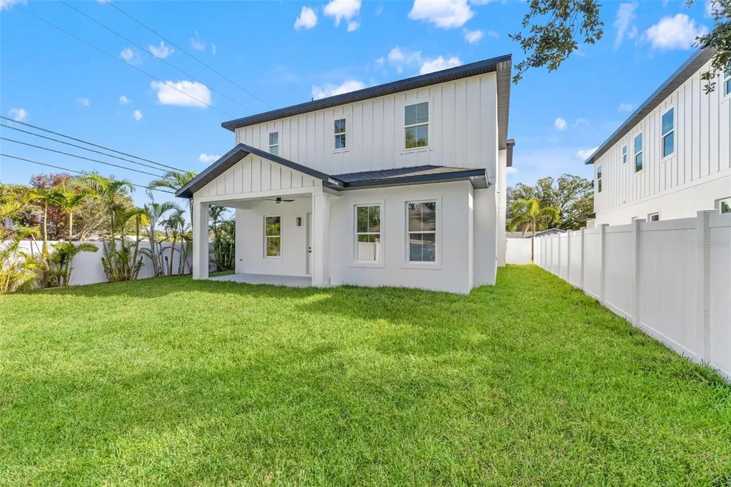 10198 Hodson Place Seminole FL 33776