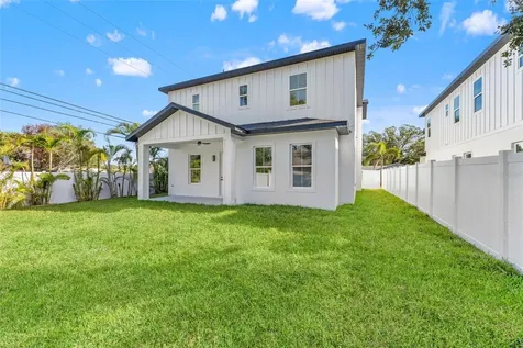 10198 Hodson Place Seminole FL 33776
