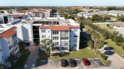 2850 Somerset Drive Lauderdale Lakes FL 33311