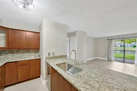 9481 Highland Oak Drive Tampa FL 33647