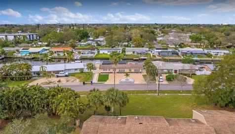 245 78 Th Avenue N St Petersburg FL 33702
