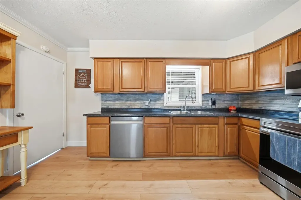 9403 Oak Ridge Avenue Riverview FL 33578