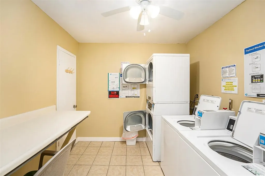 5216 81st Street N St Petersburg FL 33709