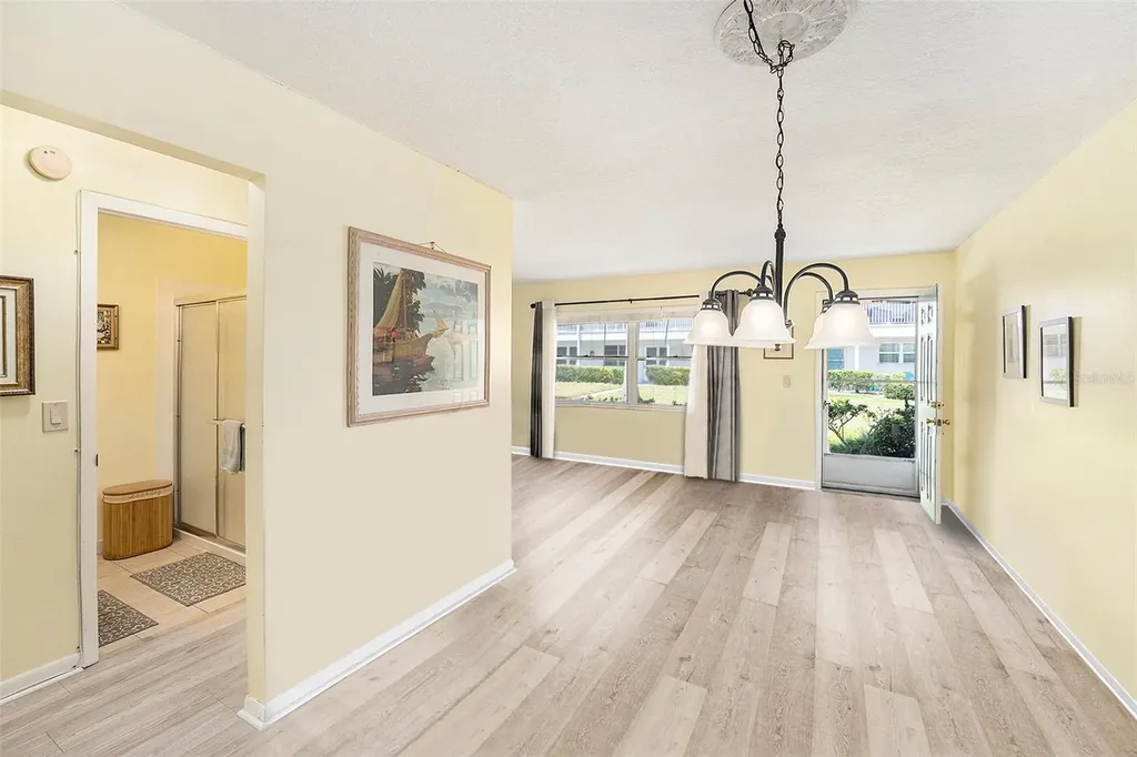5216 81st Street N St Petersburg FL 33709