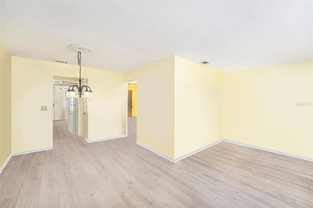5216 81st Street N St Petersburg FL 33709
