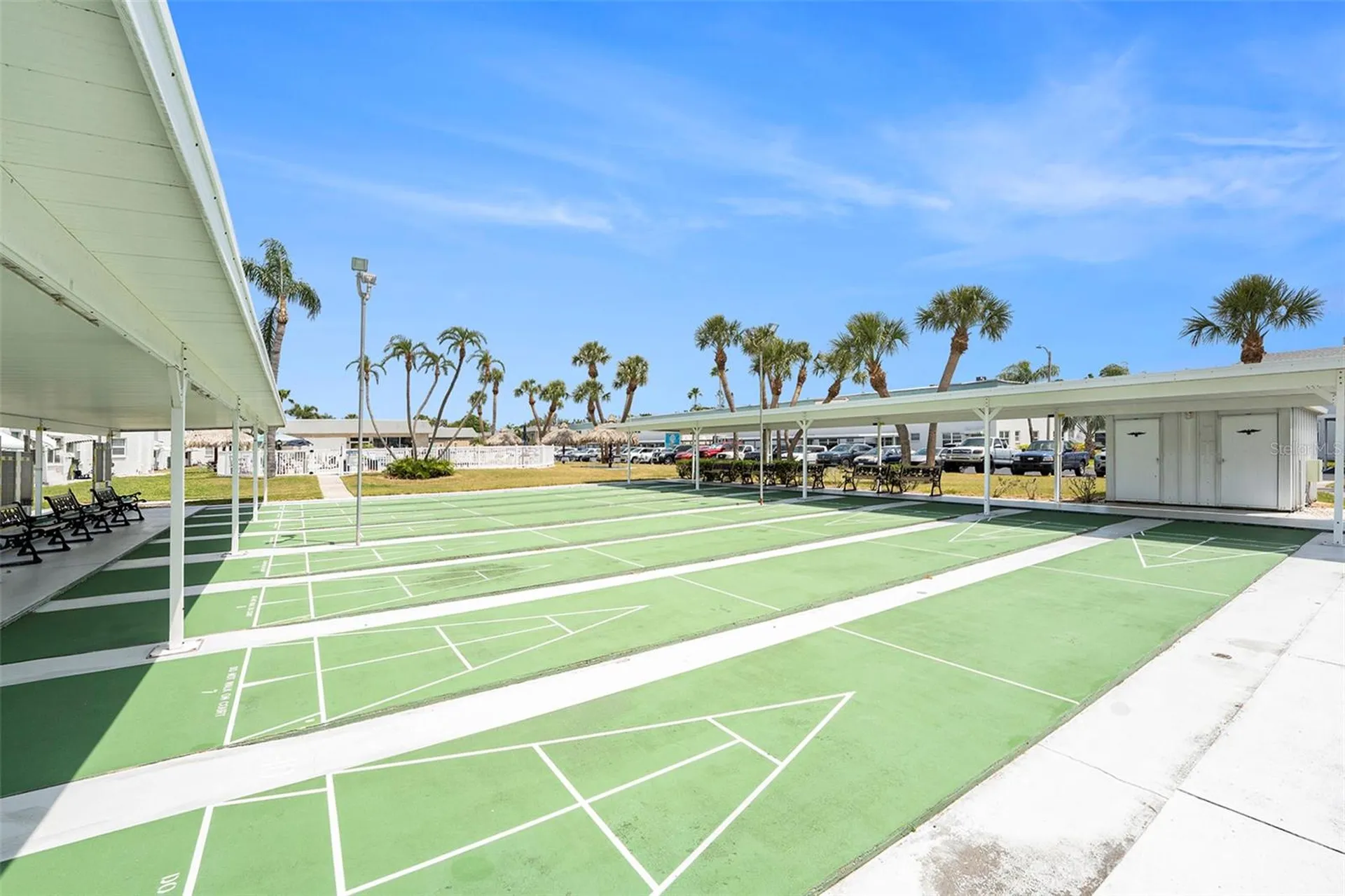 5216 81st Street N St Petersburg FL 33709